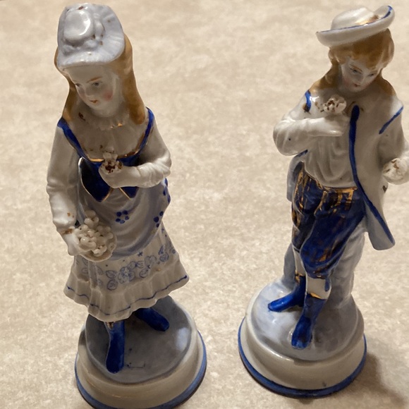 Blue and White brother and sister figurines - Picture 3 of 6